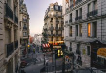 Dez dicas para poupar dinheiro no alojamento Ruas de Paris com Alojamento e Hotéis