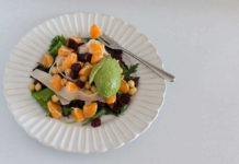 Almoços saudáveis e rápidos: receitas para quem trabalha em casa Almoços Saudáveis: Salada Vegetariana